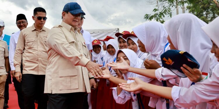 Prabowo Disambut Histeris di Sumedang, Resmikan 37 Proyek Listrik Nasional yang Bikin Bangga