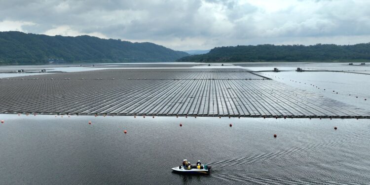 Menko AHY Tinjau PLTS Terapung Cirata: Fokus Kerja, Bukan Drama