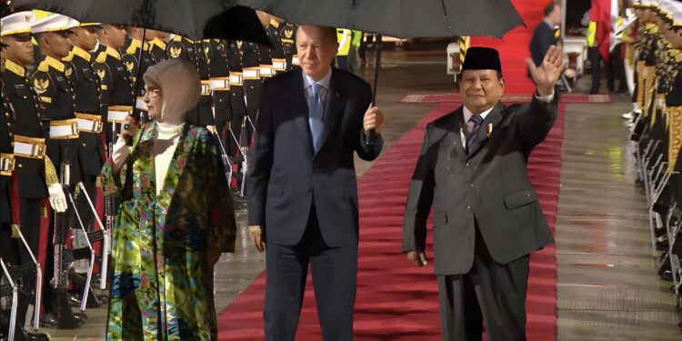 Presiden Prabowo Subianto Sambut Kedatangan Presiden Turki Recep Tayyip Erdogan untuk Kunjungan Kenegaraan
