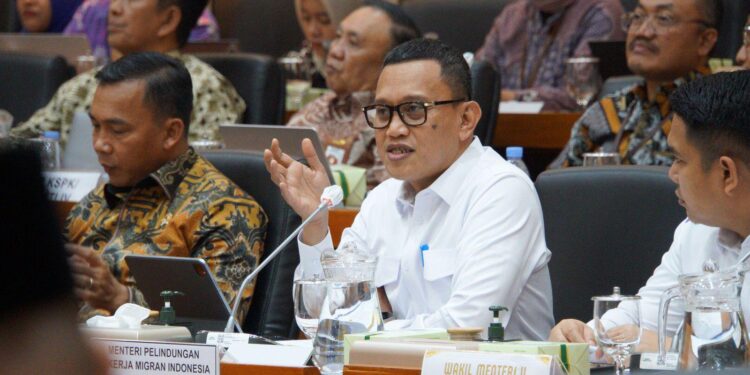 Tren #KaburAjaDulu Viral, Menteri Karding: Mending Kabur Buat Kerja