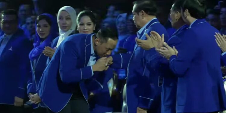 AHY Resmi Buka Kongres VI Partai Demokrat, Standing Ovation Buat SBY