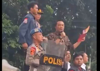 🔥Mensesneg Temui Mahasiswa: Nyanyikan “Darah Juang” & Janjikan Pendidikan Terjangkau 🚀🎓