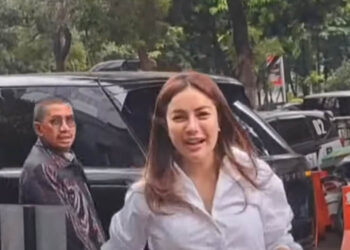 🔥 Nikita Mirzani Resmi Jadi Tersangka! Diduga Lakukan Pemerasan dan Pengancaman 😱🚨