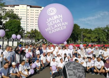 Menteri Pratikno Jalan Sehat Peringatan Hari Kanker Sedunia