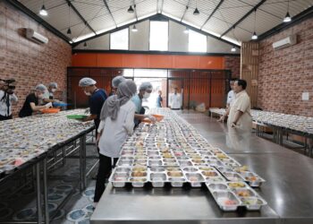 Prabowo Inspeksi Mendadak Dapur Umum Makan Bergizi Gratis di Rawamangun