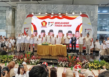 Gerindra Rayakan HUT Ke-17 dengan Potong Tumpeng