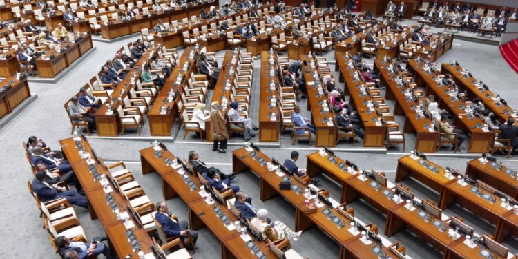 DPR Tunda Semua Rapat Komisi Terkait Pembahasan Efisiensi Anggaran Mitra Kerja, Ada Apa?