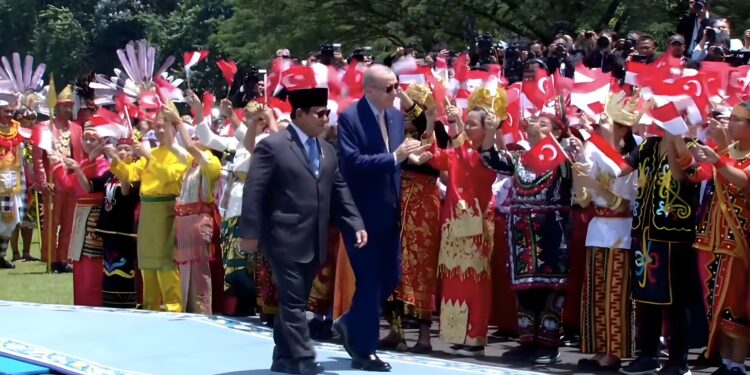 Vibes-nya kayak film banget, Momen Hangat Prabowo Sambut Erdogan di Istana Bogor
