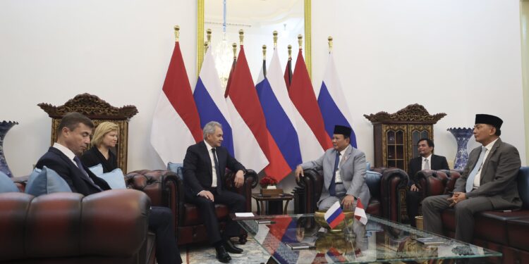 Prabowo Tanya Kabar Putin: “Sehat, Kan?” 🤔💬 Hubungan Erat Mereka Jadi Sorotan