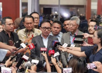 Skandal Pengoplosan BBM di Pertamina Terungkap 7 Tersangka, Kerugian Negara Sampai Triliunan 🚗💰