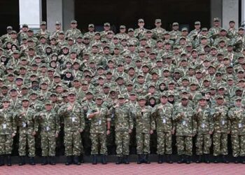 🏡 Satu Rumah, Dua Tahta: Pilkada Rasa Keluarga 👑