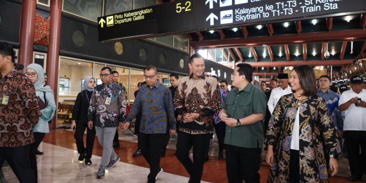 Lebaran 2025: Pemerintah Terapkan Work From Anywhere Mulai H-7, Siap Mudik Lebih Awal 🚗✈️