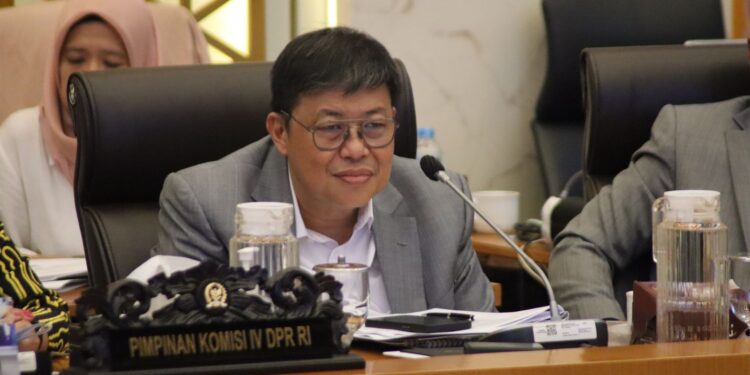 Alex Indra Lukman: Bulog Wajib Serap Gabah Petani Tanpa Batasan