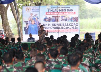 Tinjau Makan Bergizi Gratis di Ngawi, Ibas Apresiasi Peran TNI, Ahli Gizi dan Masyarakat dalam Program MBG