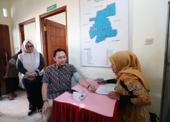 Ikut Cek Tensi dan Tinjau Layanan Kesehatan Rakyat, Ibas: Pastikan Program Cek Kesehatan Gratis (CKG) Merata di Seluruh Indonesia