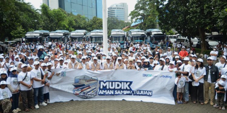 Bulog Berangkatkan 650 Pemudik Gratis untuk Lebaran 2025