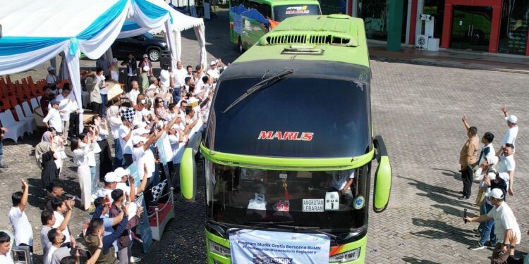 Senyum Bahagia 1.020 Peserta Mudik PTPN IV PalmCo ke Berbagai Kota di Indonesia