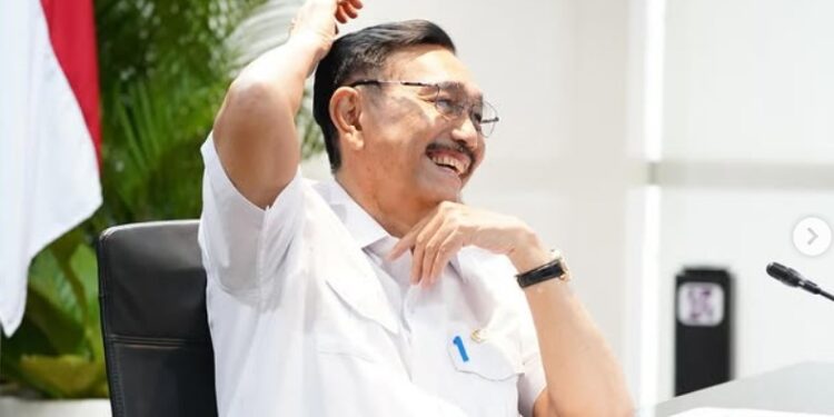 Luhut & Airlangga Bentuk ‘Tim Sapu Bersih’ Penghambat Investasi demi Pertumbuhan Ekonomi 8%