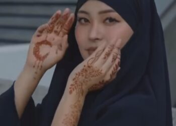 Bintang Film Dewasa Asal Jepang, Kae Asakura Resmi Menjadi Mualaf