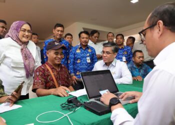 Menaker Yassierli Turun Langsung ke Sritex: Pastikan Hak Pekerja Terjamin