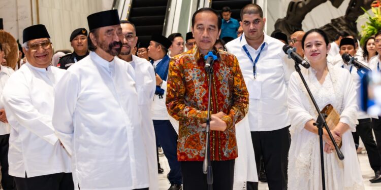 Puan Hadiri Bukber NasDem, Bertemu Jokowi & Surya Paloh