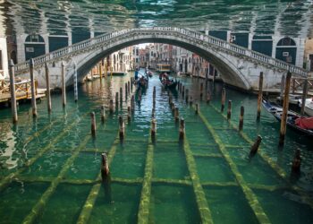 Lumpur, Kayu, dan Keajaiban Teknik yang Membuat Kota Venesia Bertahan Selama 1.600 Tahun