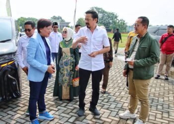 Turun Dapil, Rusdi Kirana Bagikan 40 Paket Umrah dan Beasiswa Kuliah di Politeknik Kirana