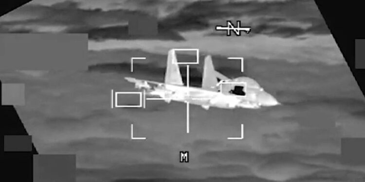 Rekaman Ketegangan Udara: Jet Tempur AS dan Tiongkok Nyaris Bersinggungan di Perairan Indo-Pasifik