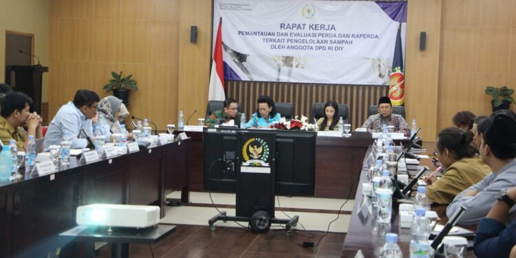Anggota DPD RI DIY Gelar Rapat Kerja Bahas Evaluasi Perda Terkait Pengelolaan Sampah