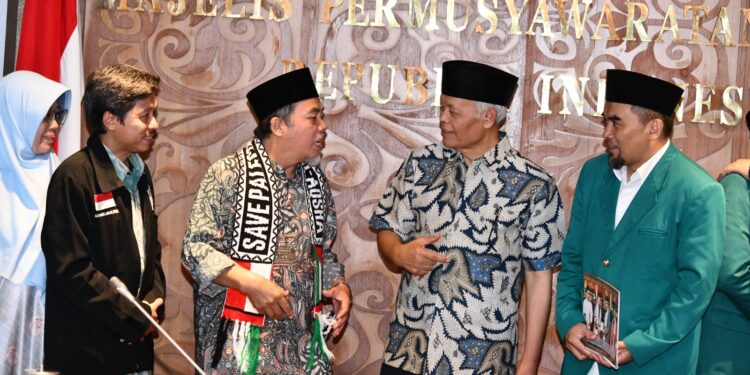 Dalam Pertemuan MPDI (Majlis Pesantren Dakwah Indonesia) dengan NGO Pro Palestina, HNW Dorong Pesantren Lanjutkan Peran Sejarah dan Sinerginya dengan NGO Pro Palestina