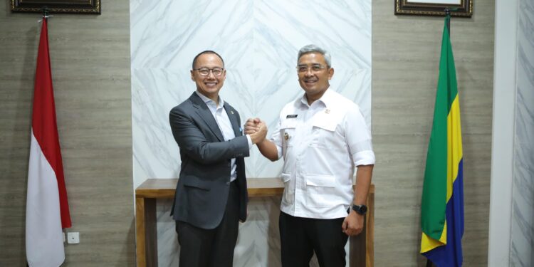 Temui Walikota Bandung, Eddy Soeparno Siap Fasilitasi Kepala Daerah Atasi Problem Sampah