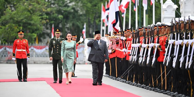 Prabowo Disambut Meriah di Bangkok: Diplomasi Hangat Berbalut Karpet Merah dan Iringan Lagu Kebangsaan