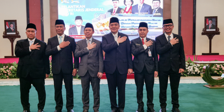 DPD RI Lantik Sekjen Baru: Irjen Pol. Muhammad Iqbal, Sultan Bachtiar Najamudin Tegaskan Profesionalisme dan Sinergi Lintas Lini