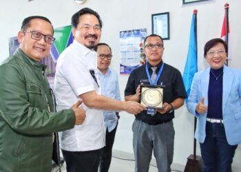 Turun Dapil, Rusdi Kirana Bagikan 40 Paket Umrah dan Beasiswa Kuliah di Politeknik Kirana