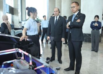 Kunjungi Pabrik BYD di Shenzen, Eddy Soeparno Optimis Kemajuan Teknologi China Mampu Diikuti Indonesia