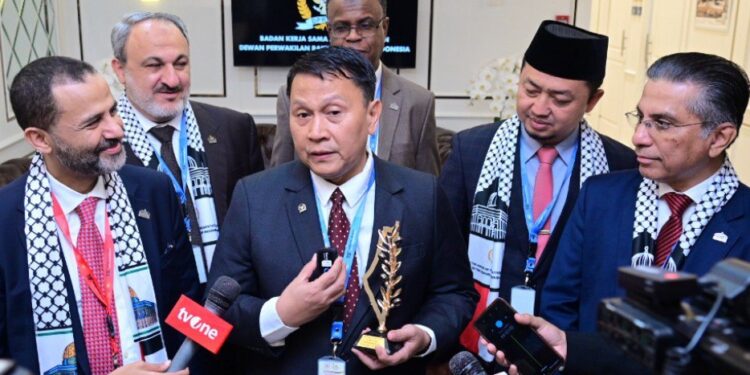 Bukan Berlian, Bukan Lukisan Mahal, Tapi Ranting: Ranting Zaitun di Senayan, Diplomasi Palestina yang Simbolis tapi Bikin Baper