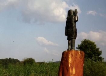 Patung Istri Donald Trump Digondol Maling, Polisi Heboh Cuma Sisa Kaki