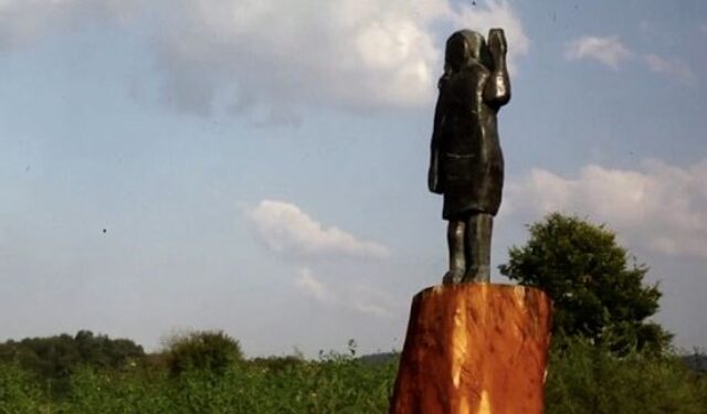 Patung Istri Donald Trump Digondol Maling, Polisi Heboh Cuma Sisa Kaki