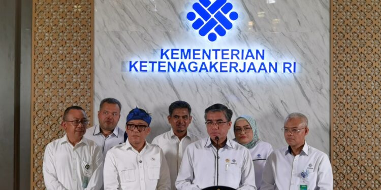 Ultimatum Menaker: Perusahaan Tak Boleh Lagi Tahan Ijazah dan KTP Pekerja