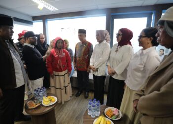 Filep Wamafma Soroti Masalah PMI Non-Prosedural: Usul Revisi UU, Penindakan Mafia, dan Penguatan Perlindungan Buruh Migran