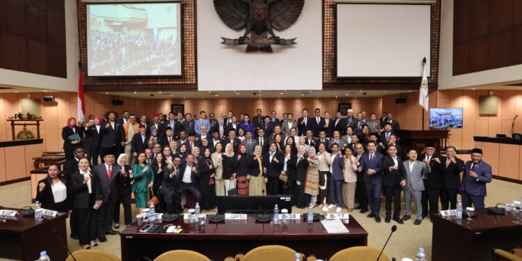 Sidang Paripurna DPD RI: Migran Terlantar, RUU Daerah Baru, dan Koperasi Merah Putih