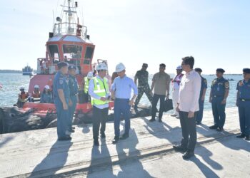 Bersama Wapres Gibran, Ketua DPD RI Tinjau Pengerukan Pelabuhan Pulau Baai Bengkulu