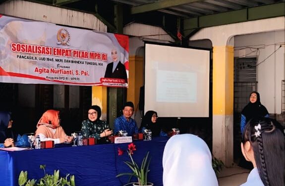 Senator Agita Ajak Para Siswa Manfaatkan Beasiswa Untuk Masa Depan