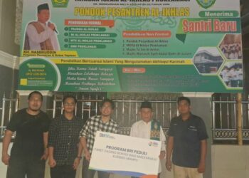 BRI BO Karawang Salurkan Paket Pangan Bergizi