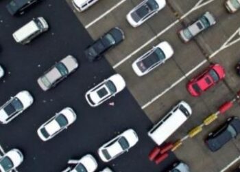 Perang Harga Mematikan! Mobil Listrik China Dibuang Murah, Saham Rontok