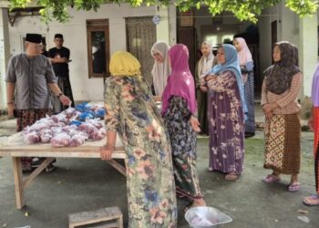 Wujud Kepedulian dalam Momentum Idul Adha, Cak Nawardi Bagikan 2.500 Paket Daging Kurban