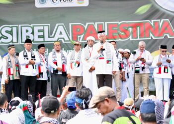 Di depan Belasan Ribu Massa Aksi, HNW Meminta Mesir dan Libya Membuka Jalan Bagi Relawan Kemanusiaan Global untuk Gaza