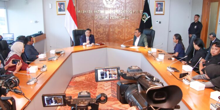 Ketua Komisi I DPR RI, Utut Adianto: Pertahanan dan Diplomasi Indonesia Harus Sigap Respons Konflik Iran-Israel