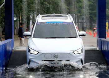 Mobil Listrik MG: Baterai Super Tipis, Anti Banjir, Tahan Tusuk & Panas! Teknologi Gila, Diskon Ratusan Juta + Bonus Charger