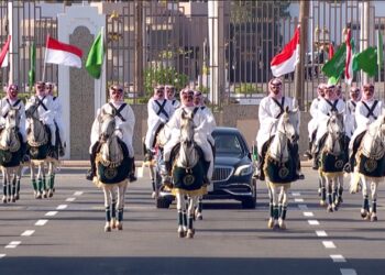 Bromance Diplomatik: Prabowo Disambut Pelukan Hangat Pangeran MBS di Jeddah